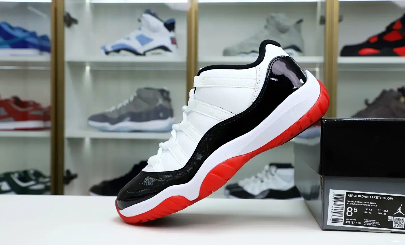 JORDAN 11 LOW AIR WHITE BRED 0505